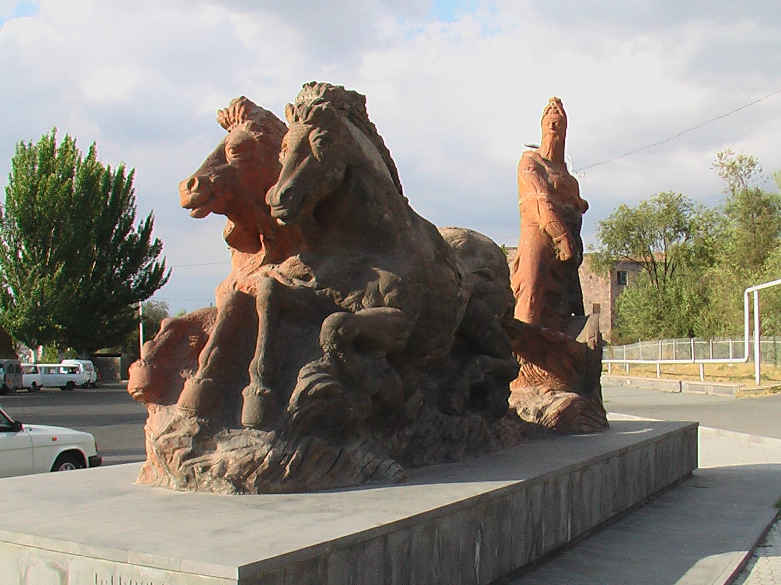 памятники в армении