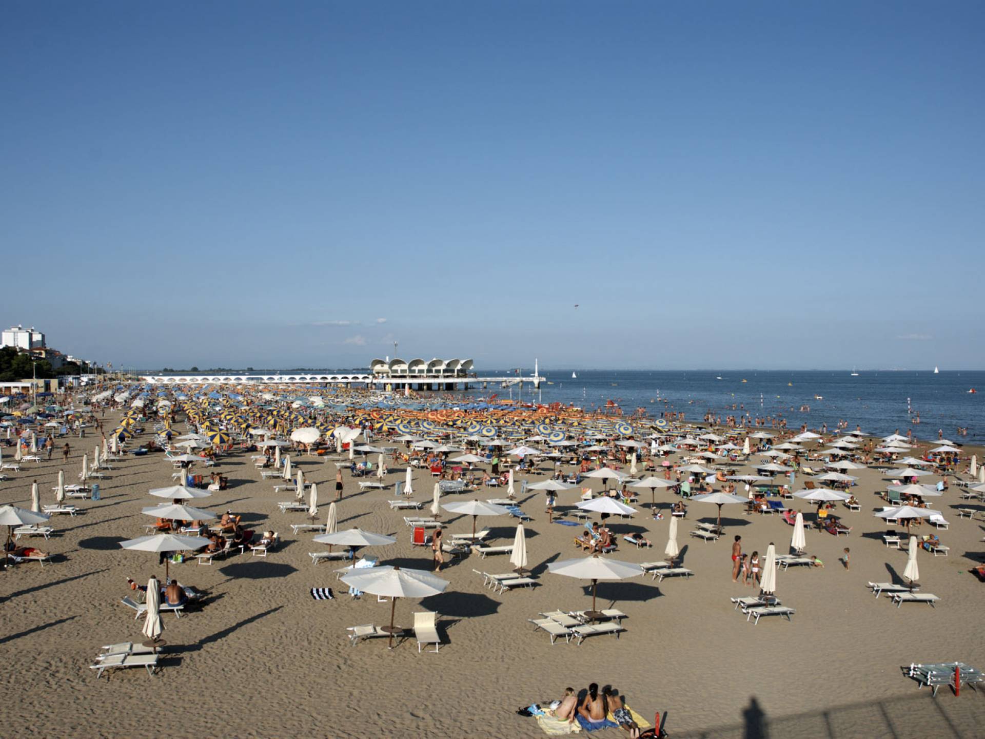 Лигнано италия. Линьяно пинета. Линьяно саббьядоро италия. Линьяно-саббьядоро пляж. Пляжи линьяно италия.